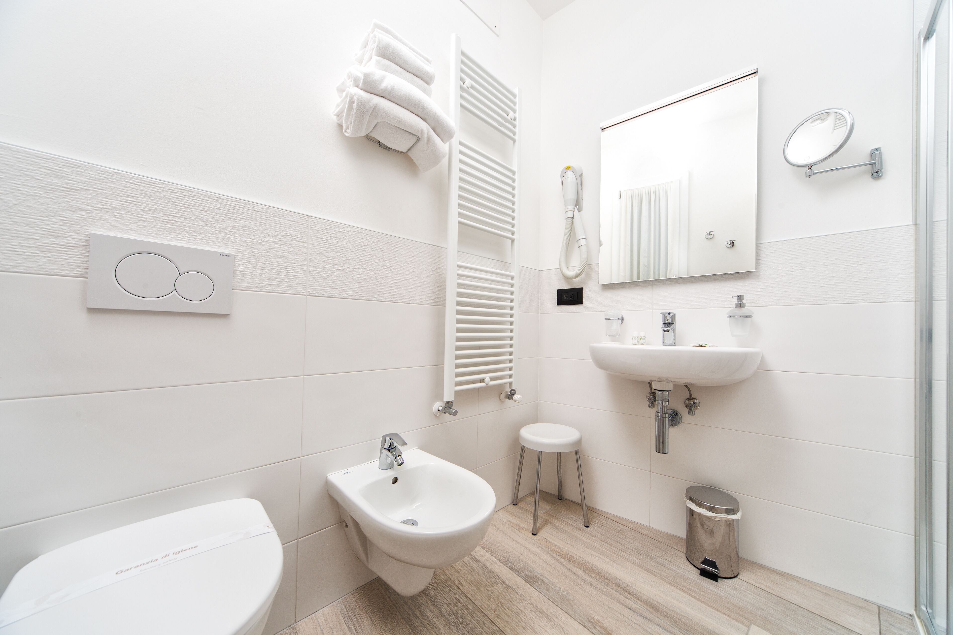 shower, free toiletries, hair dryer, bidet