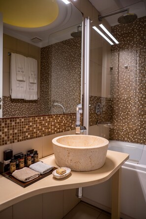 Chambre Exécutive, bain à remous (Caldera View) | Salle de bain