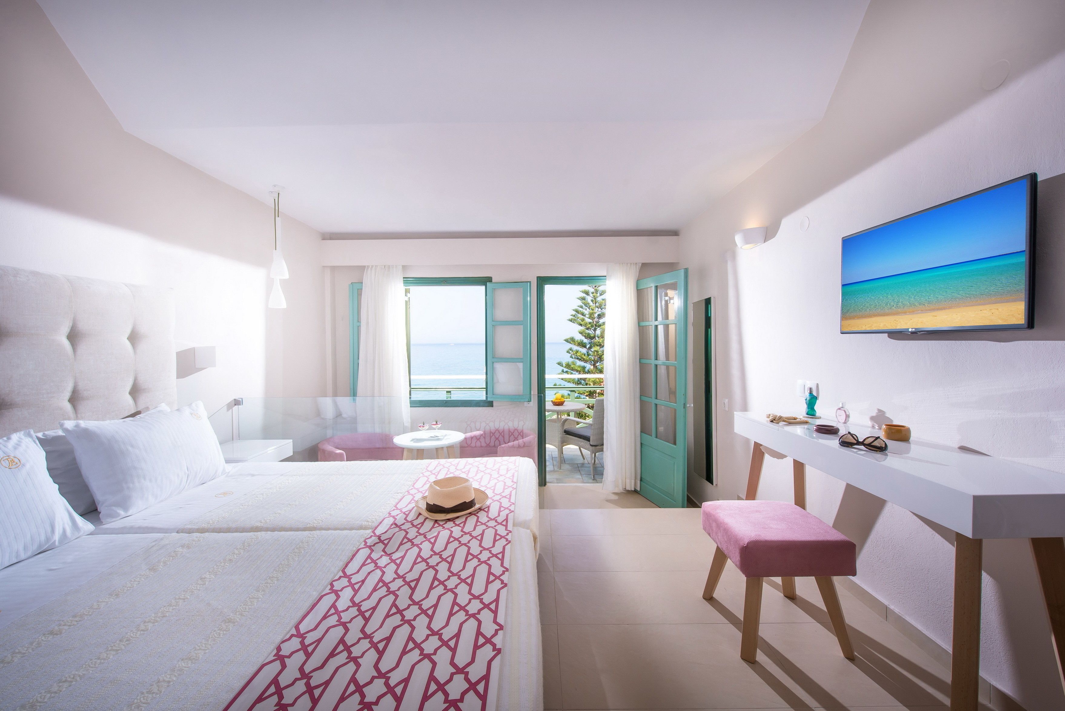 Egyptian cotton sheets, premium bedding, in-room safe