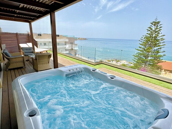 Penthouse, bain à remous, vue mer