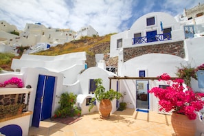 Terrace/patio - Ifestio Villas (Santorini)