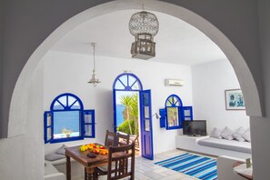 Grand-Villa, 3 Schlafzimmer, eigener Pool, Meerblick (Villa Agis) | Wohnbereich