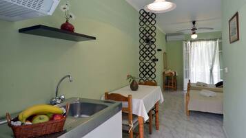 Monolocale | Tende oscuranti, culla da viaggio, Wi-Fi gratuito, lenzuola