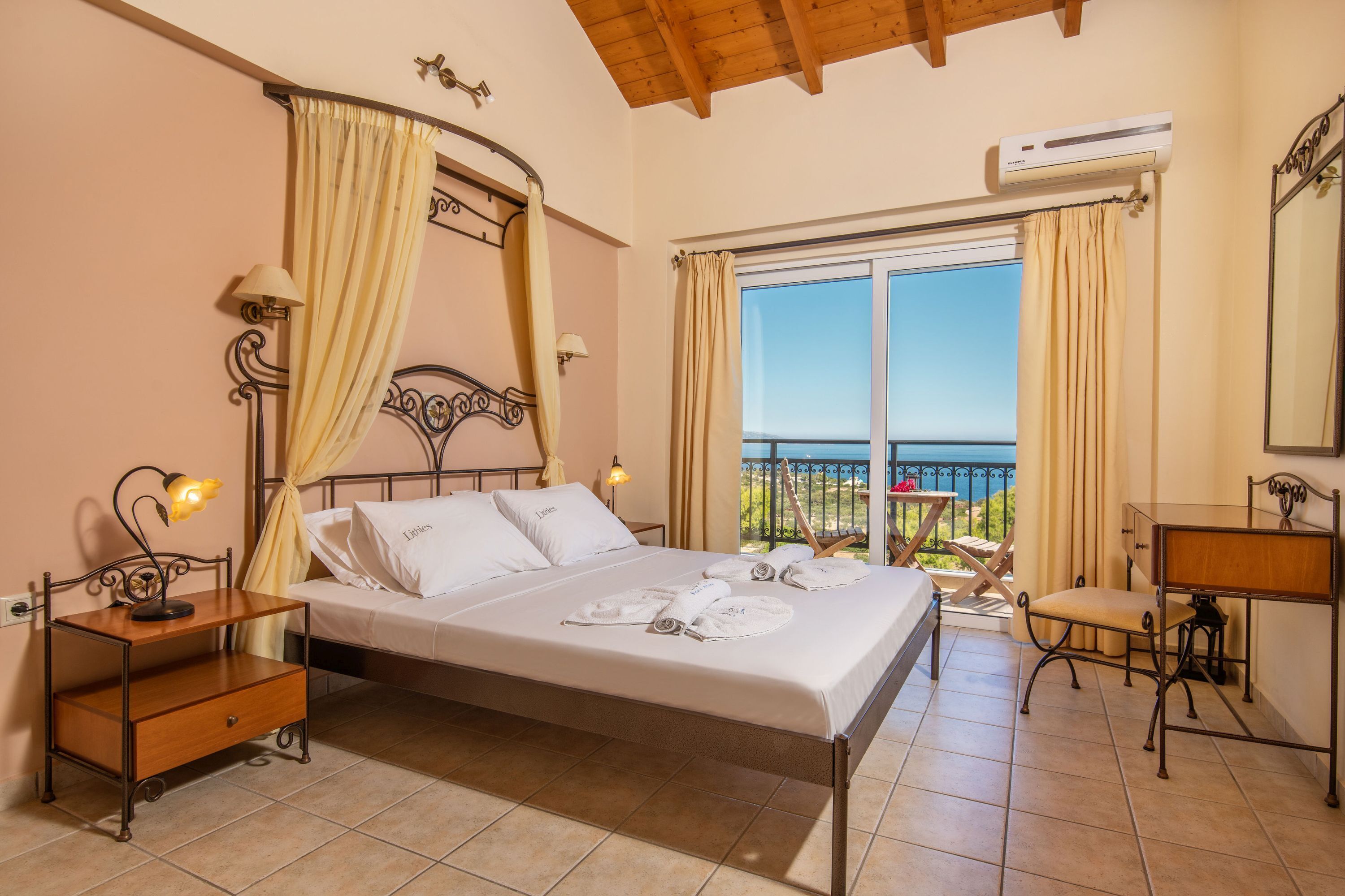 Apartamento Deluxe, 1 habitación, balcón | Ropa de cama de alta calidad, caja fuerte, decoración individual