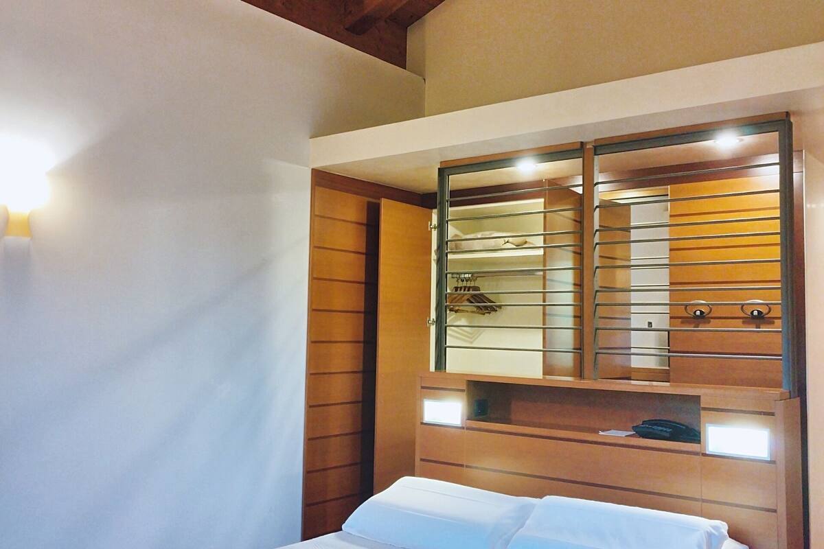 1 bedroom, select comfort beds, minibar, in-room safe