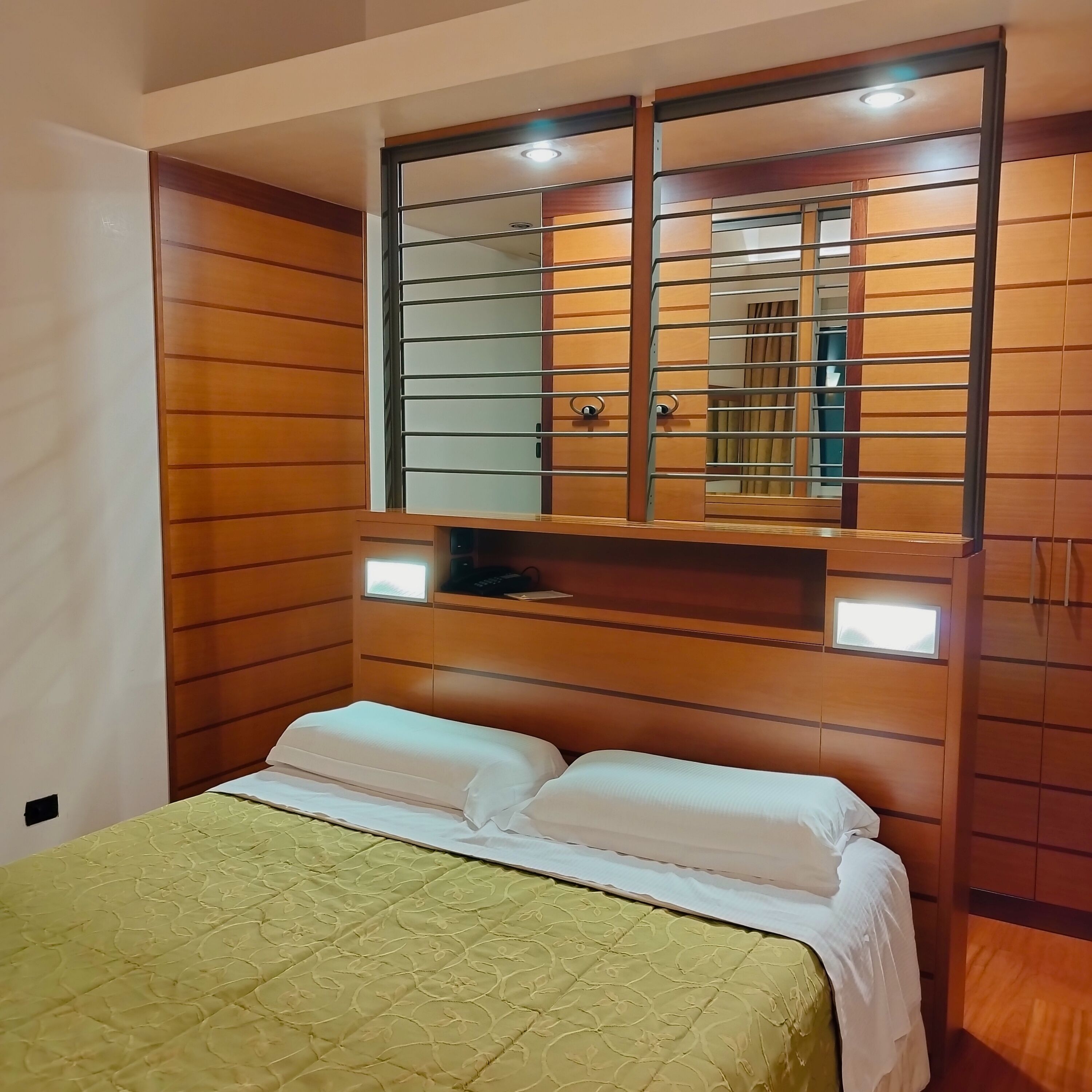 1 bedroom, select comfort beds, minibar, in-room safe