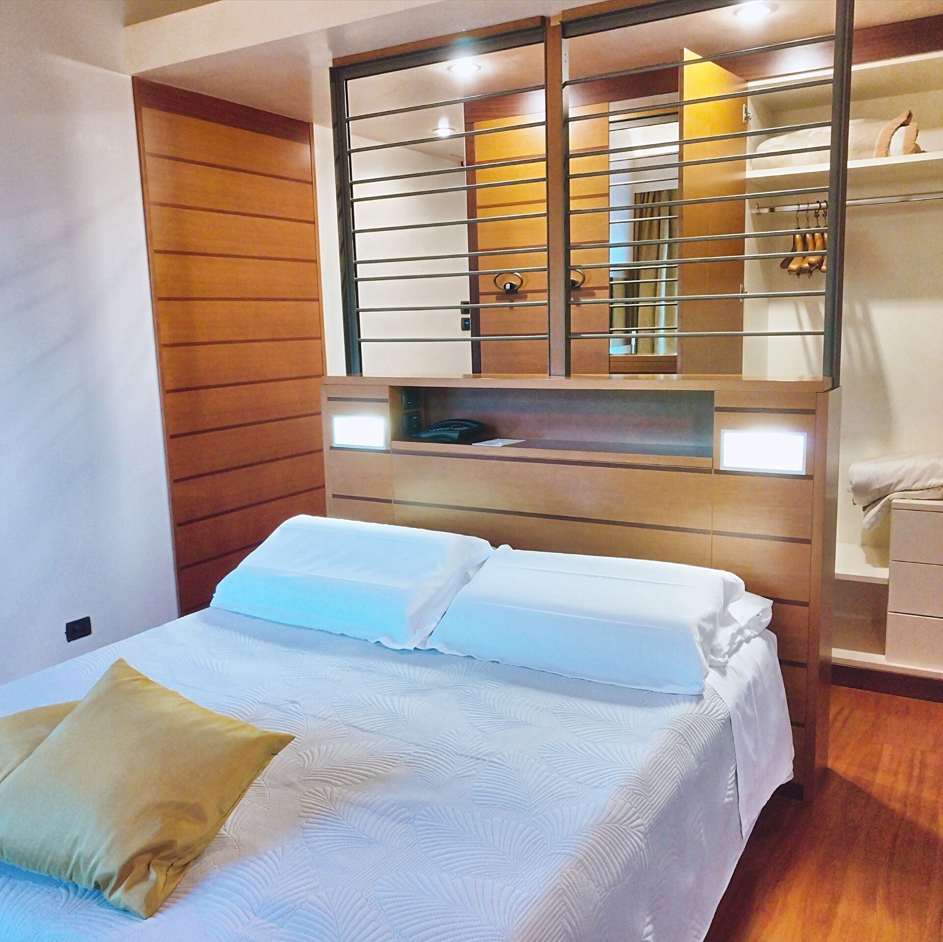 1 bedroom, select comfort beds, minibar, in-room safe