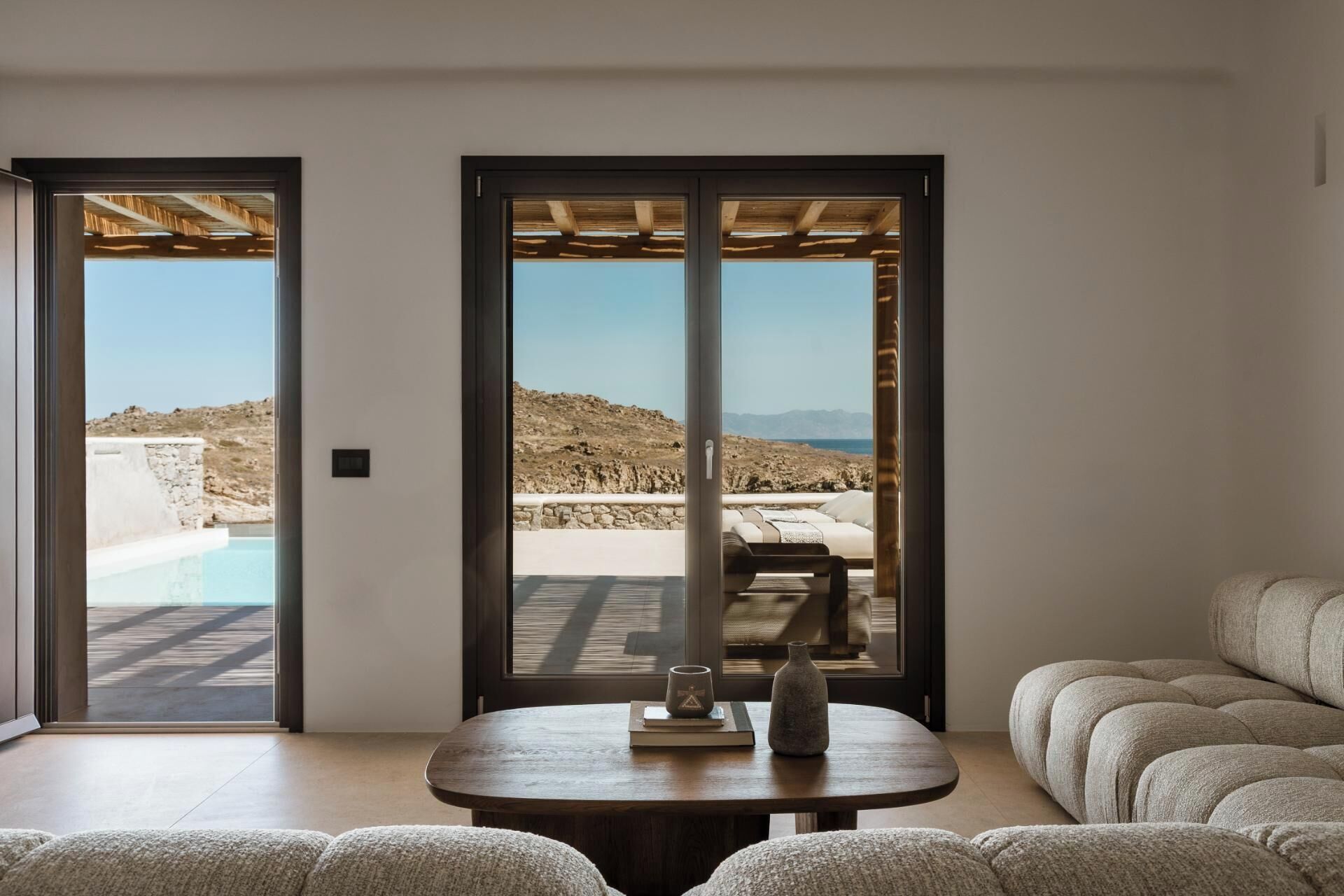 Royal Beachfront Infinity Pool Villa | 高級寢具、房內夾萬、獨特設計、獨特裝修