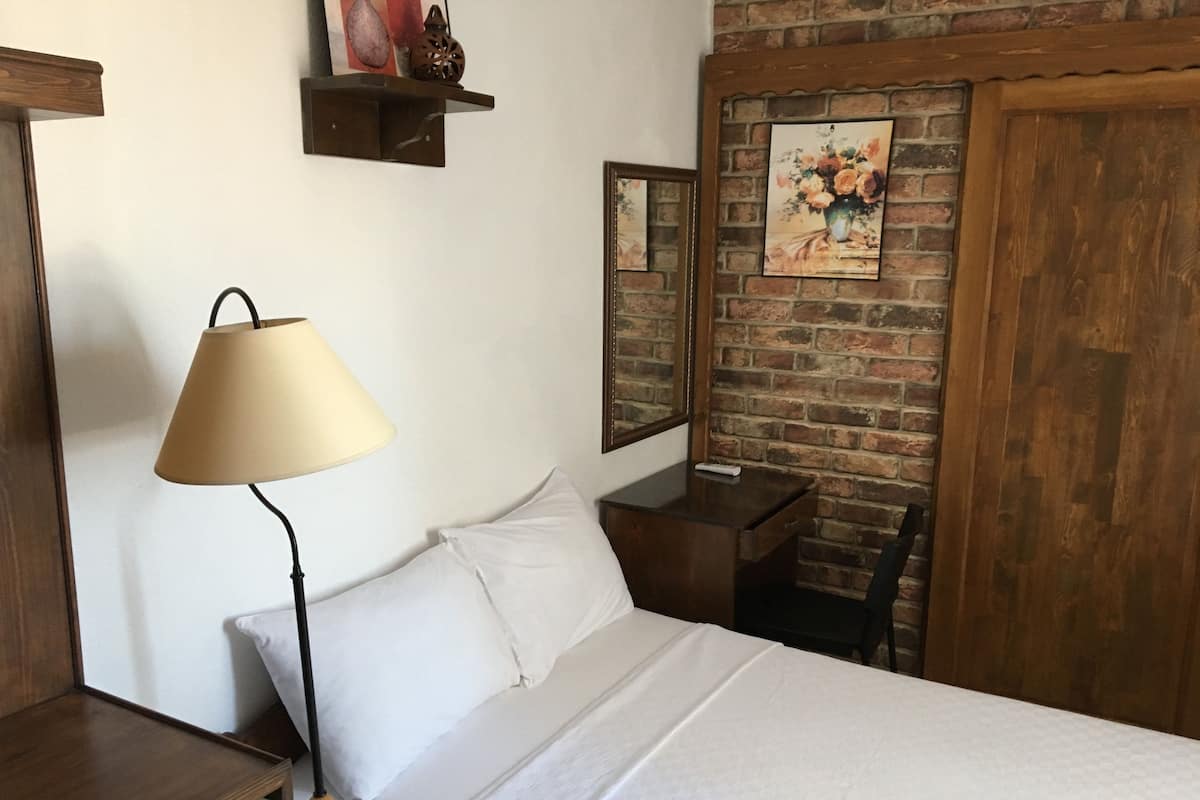 1 bedroom, premium bedding, minibar, blackout curtains