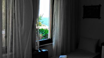 Kamar Triple | Pemandangan dari kamar