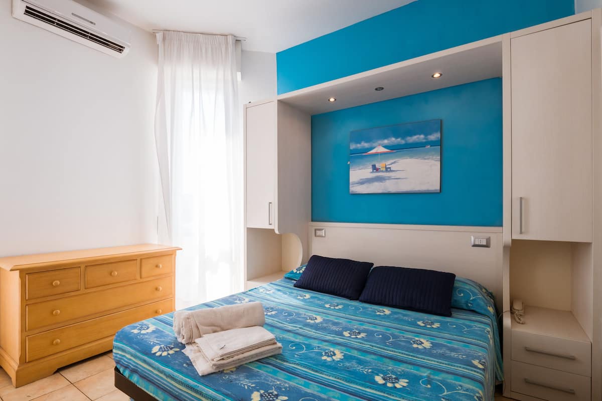 Egyptian cotton sheets, down comforters, pillowtop beds, minibar