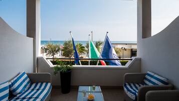 Deluxe Room | Balcony