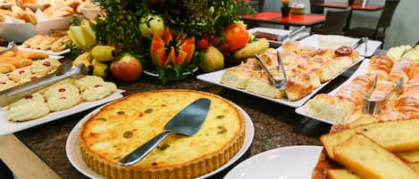 Free buffet breakfast