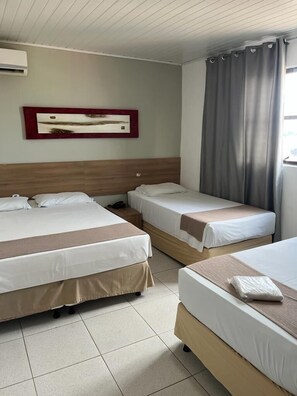 Chambre Quadruple Standard (1CSL + 2 SOLT)