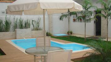 Piscina interna, piscina externa