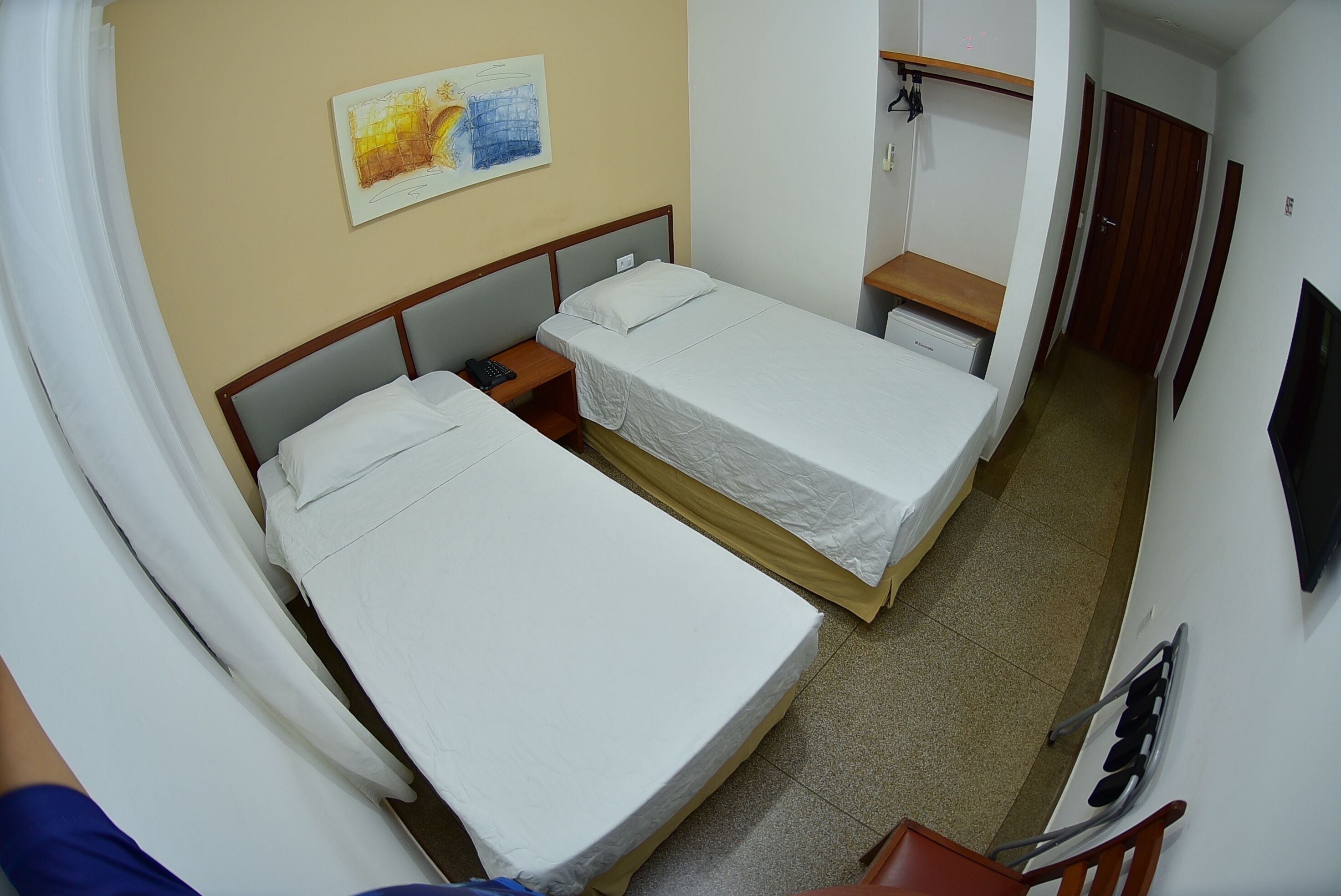 Quarto duplo standard | Frigobar, individualmente decorados, Wi-Fi de cortesia, roupa de cama