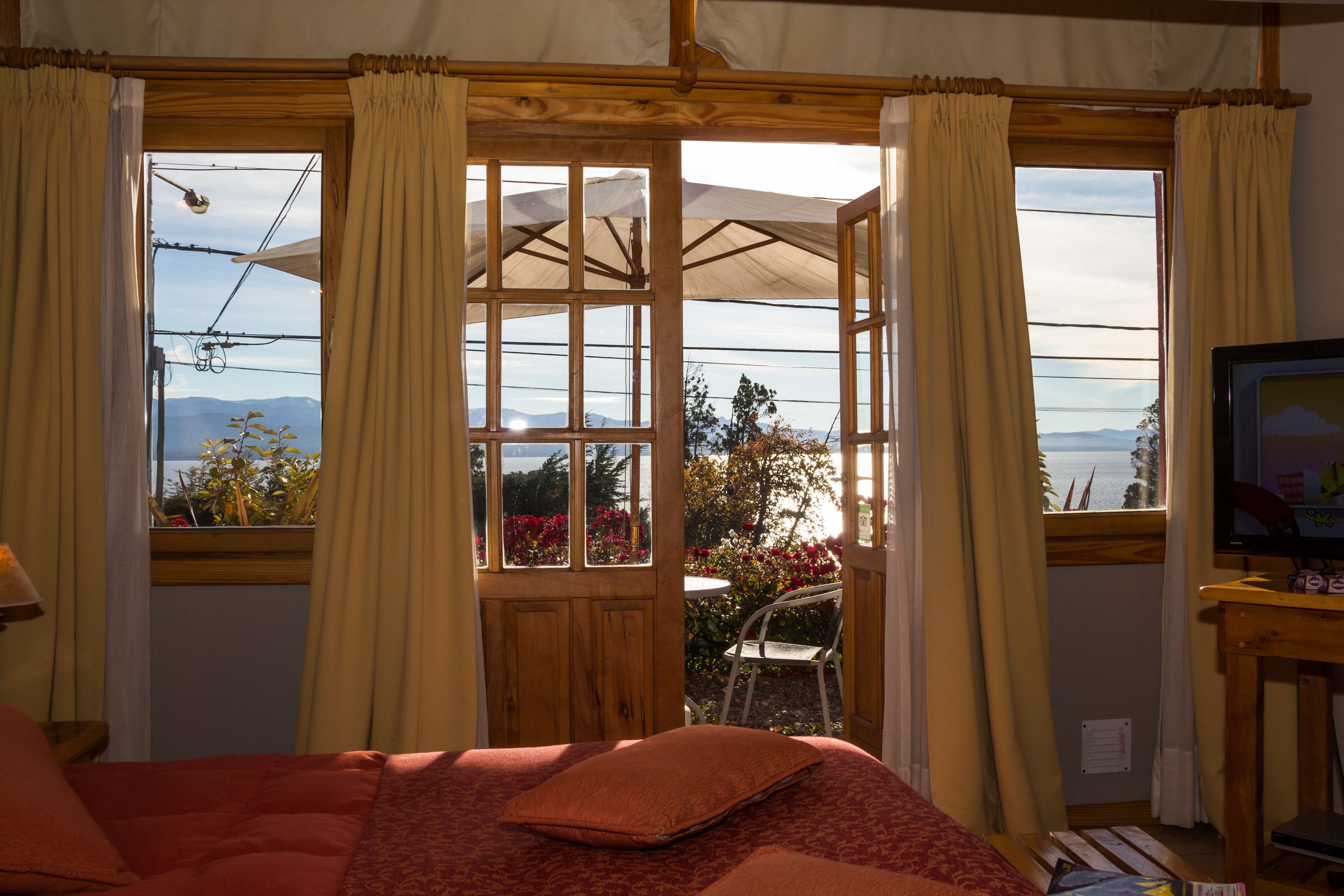 Wifi gratis y ropa de cama 
