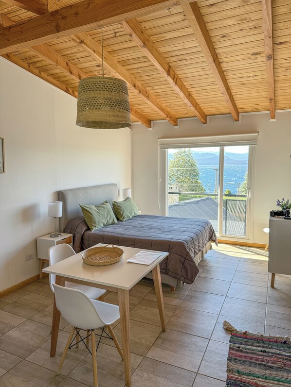 Superior Double Room, Lake View | Free WiFi, bed sheets