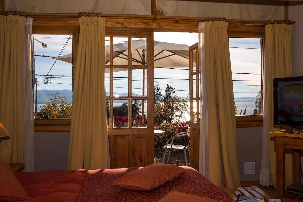 Wi-Fi de cortesia, roupa de cama