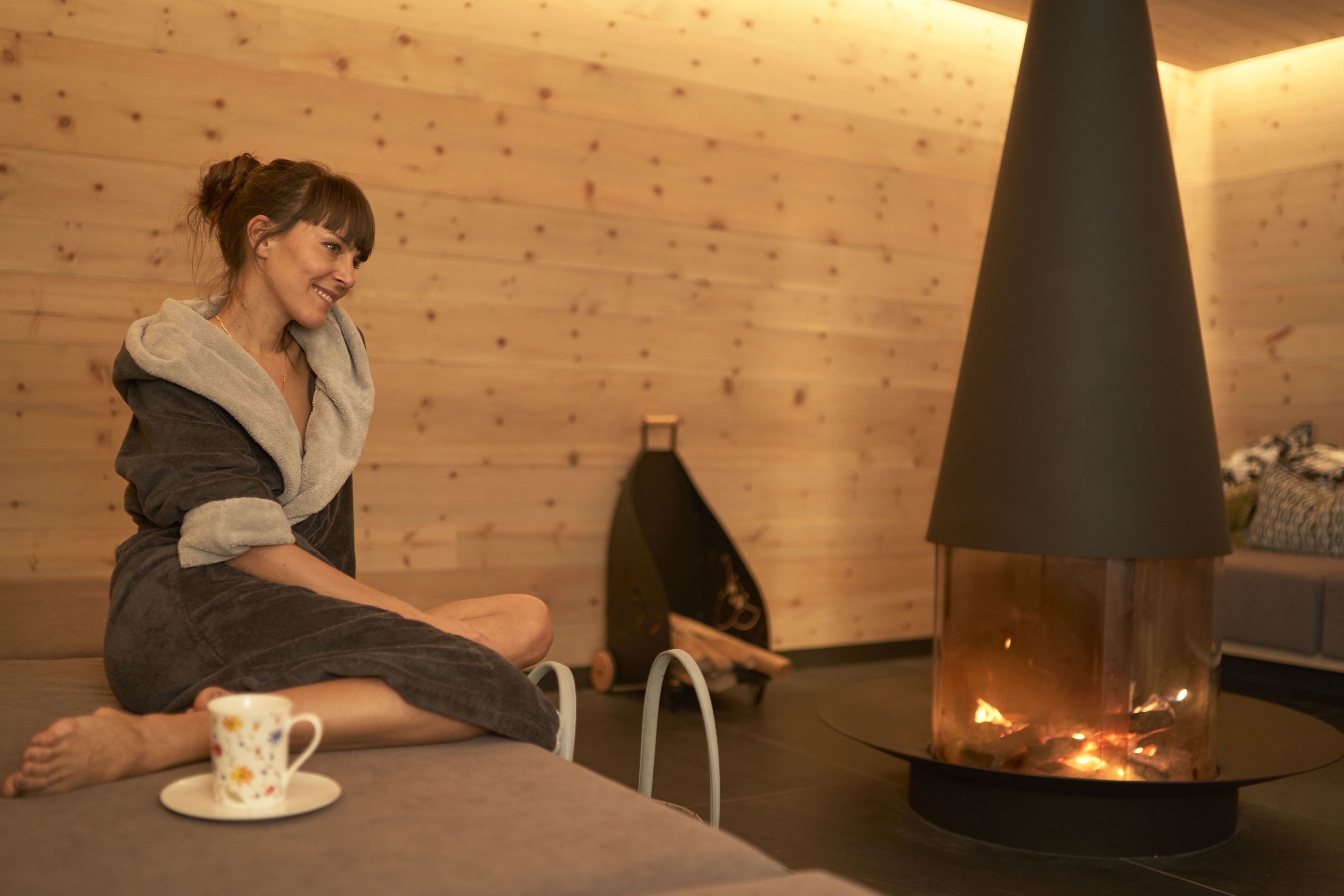 sauna, hot tub, steam room, turkish bath/hammam, body treatments