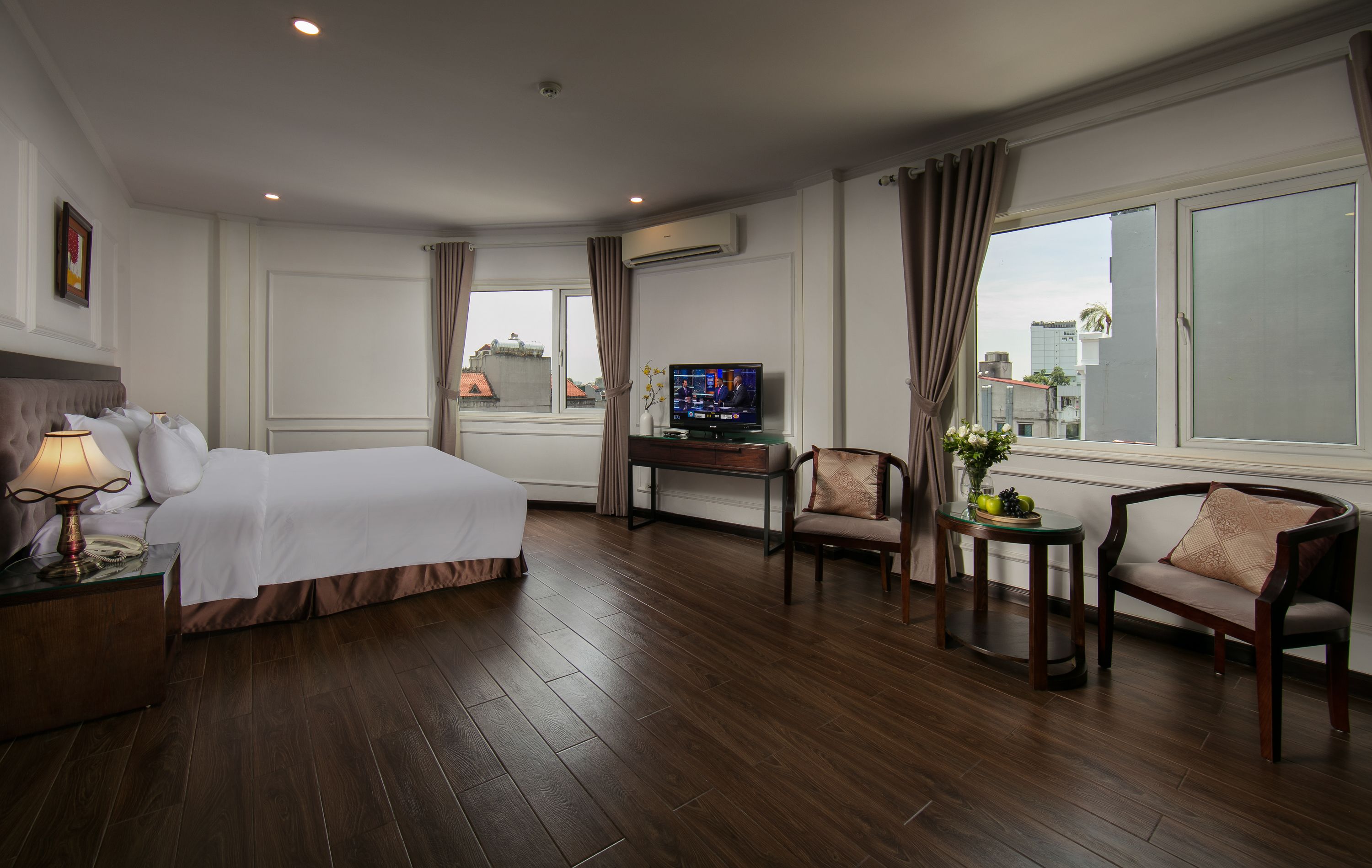 grand suite double or twin with balcony | minibar, in-room safe, desk, soundproofing