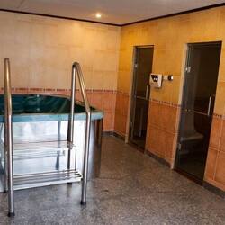 Couples treatment room(s), aromatherapy, reflexology