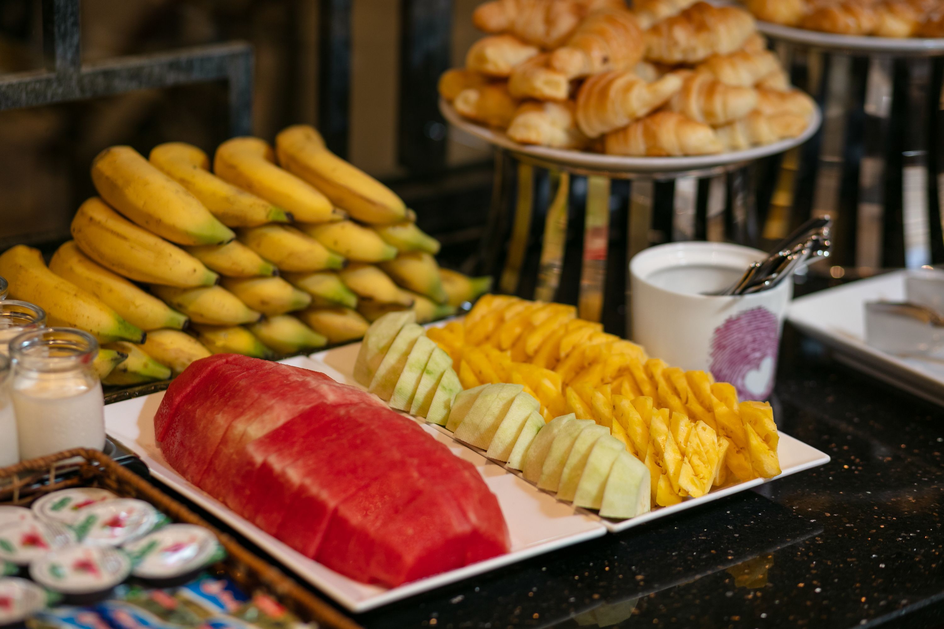 daily continental breakfast (vnd 100000 per person)