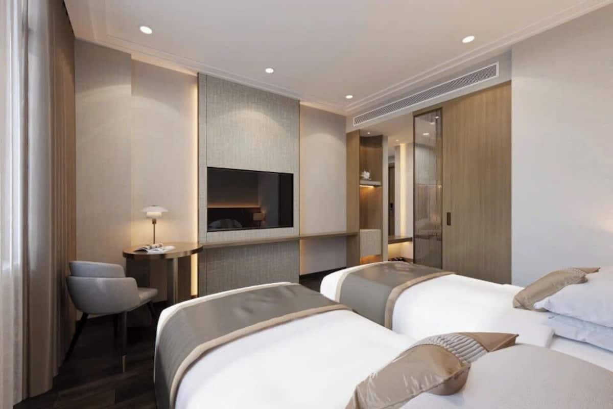 Deluxe Twin Room, City View