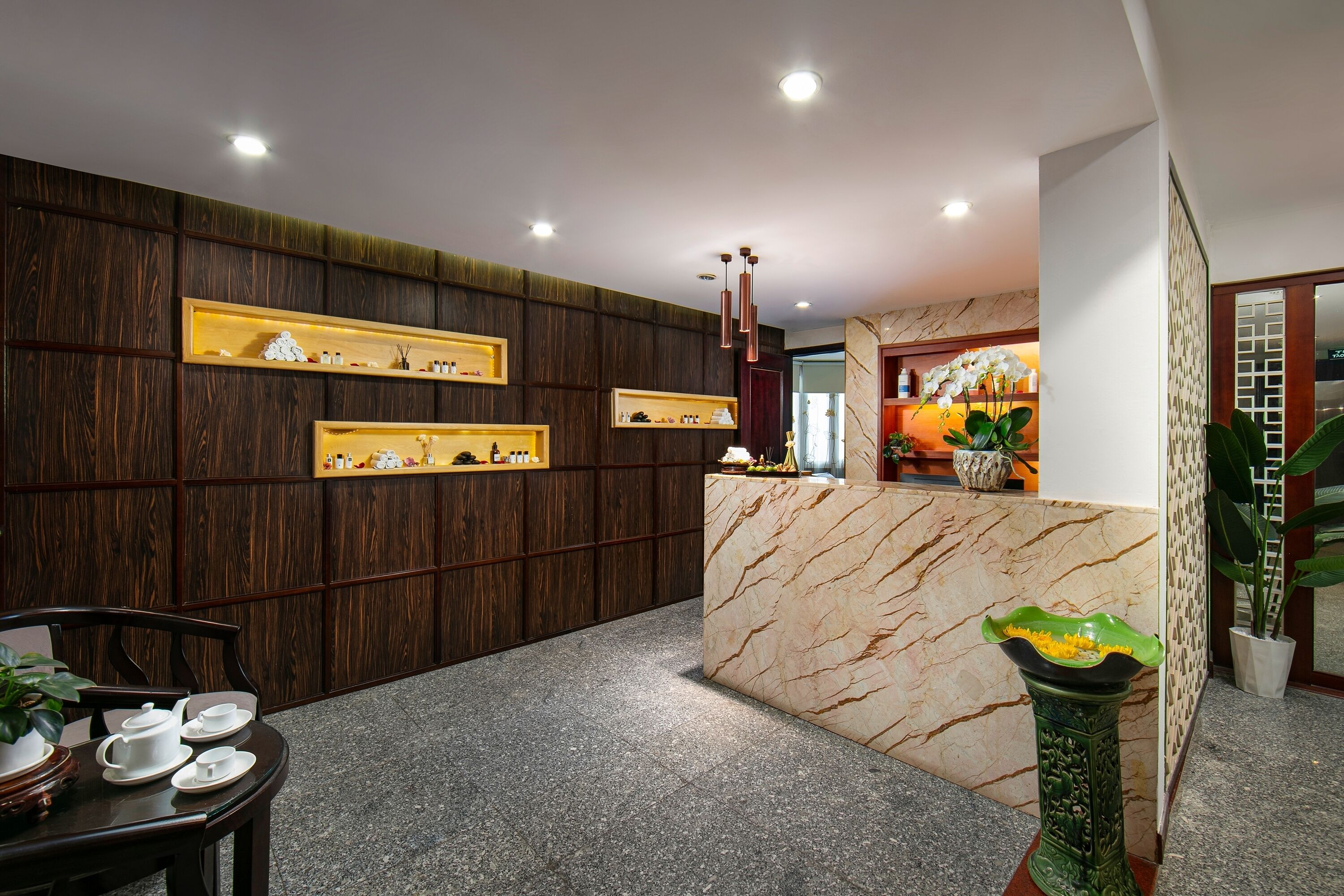 couples treatment room(s), aromatherapy, reflexology