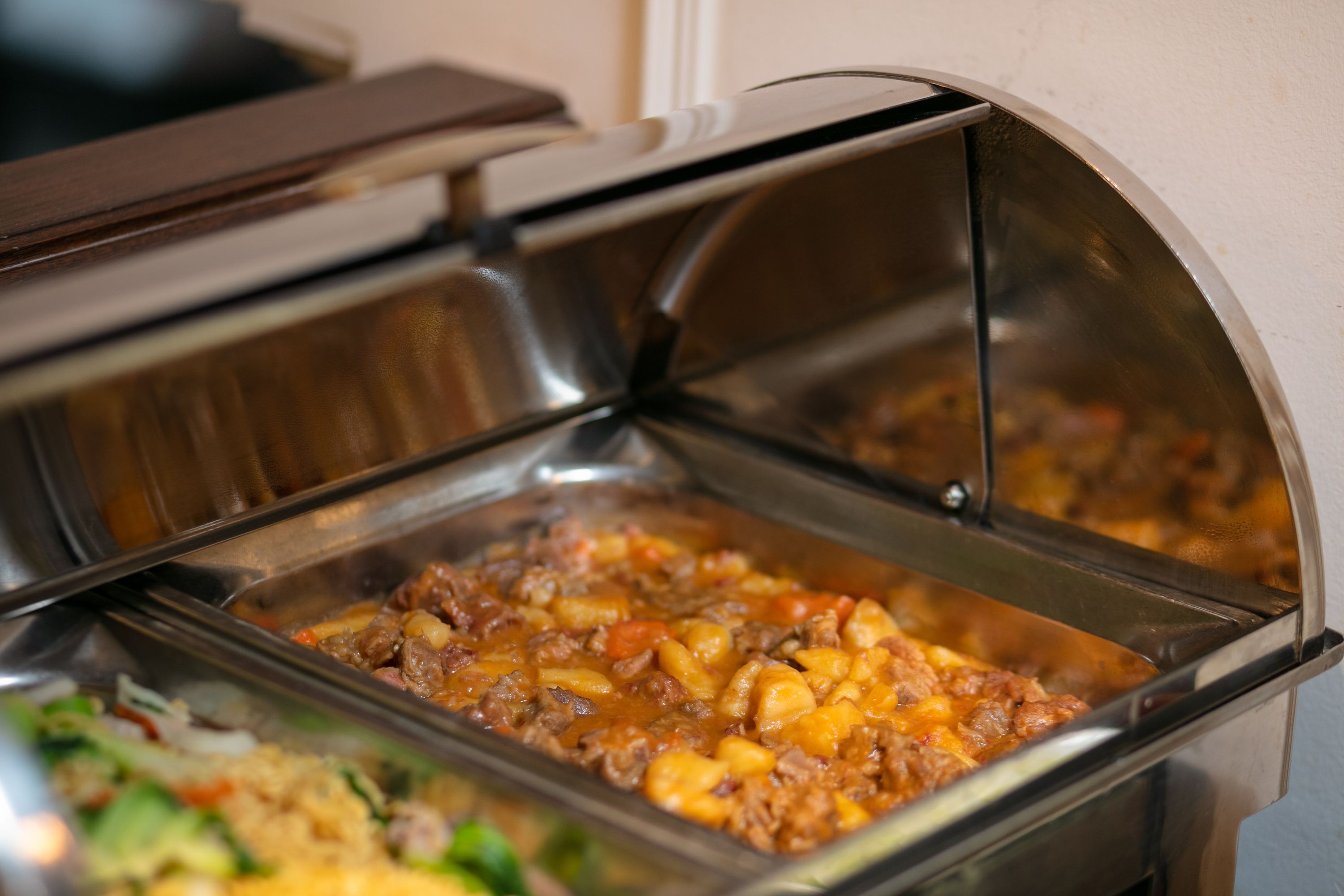 daily continental breakfast (vnd 100000 per person)