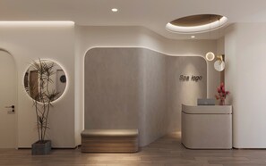 Couples treatment room(s), aromatherapy, reflexology