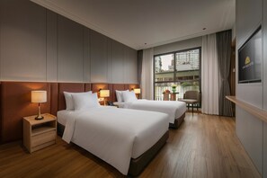 Minibar, in-room safe, desk, soundproofing - Hong Ngoc Cochinchine Boutique Hotel & Spa (Hanoi)