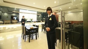 Breakfast served  - GreenTree Inn Jiangsu Suzhou Shimao Canal Business Hotel (Suzhou)