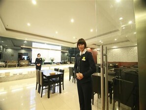 Breakfast served - GreenTree Inn Jiangsu Suzhou Shimao Canal Business Hotel (Suzhou)