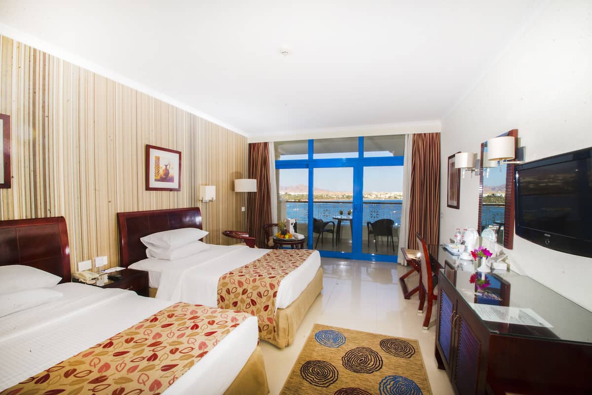 Minibar, in-room safe, blackout drapes, WiFi