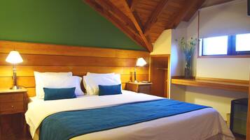 Chambre Double Ăconomique | Literie de qualitĂ© supĂ©rieure, couette en duvet d'oie, surmatelas