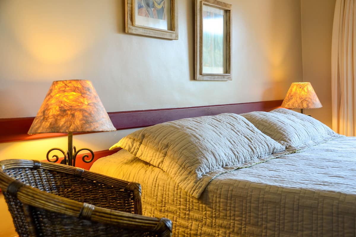 1 Schlafzimmer, Minibar, Zimmersafe, individuell eingerichtet