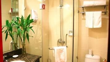 Shower, free toiletries