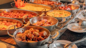 Free daily buffet breakfast