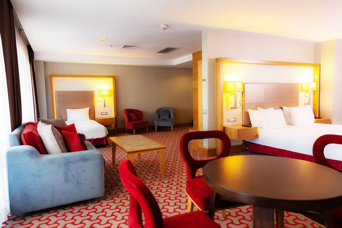 Lakens van Egyptisch katoen, luxe beddengoed, een minibar