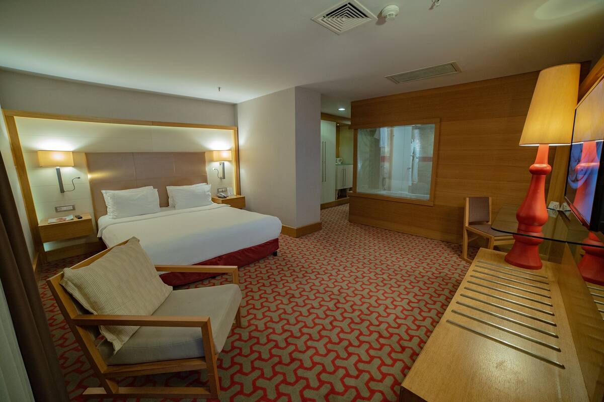 Superior King Garden View | Bettwäsche aus ägyptischer Baumwolle, hochwertige Bettwaren, Minibar
