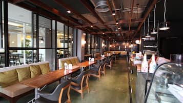 Se sirve desayuno por un coste adicional