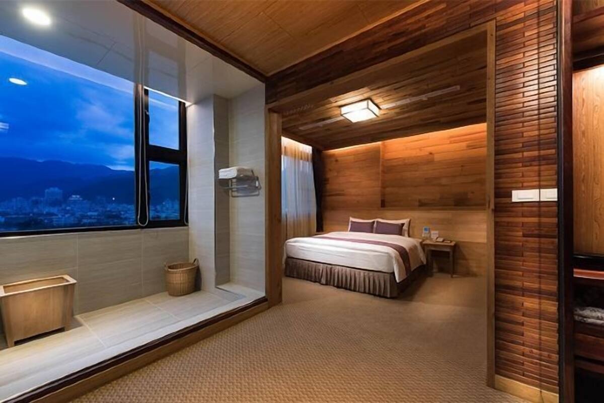 Premium bedding, desk, blackout curtains, soundproofing