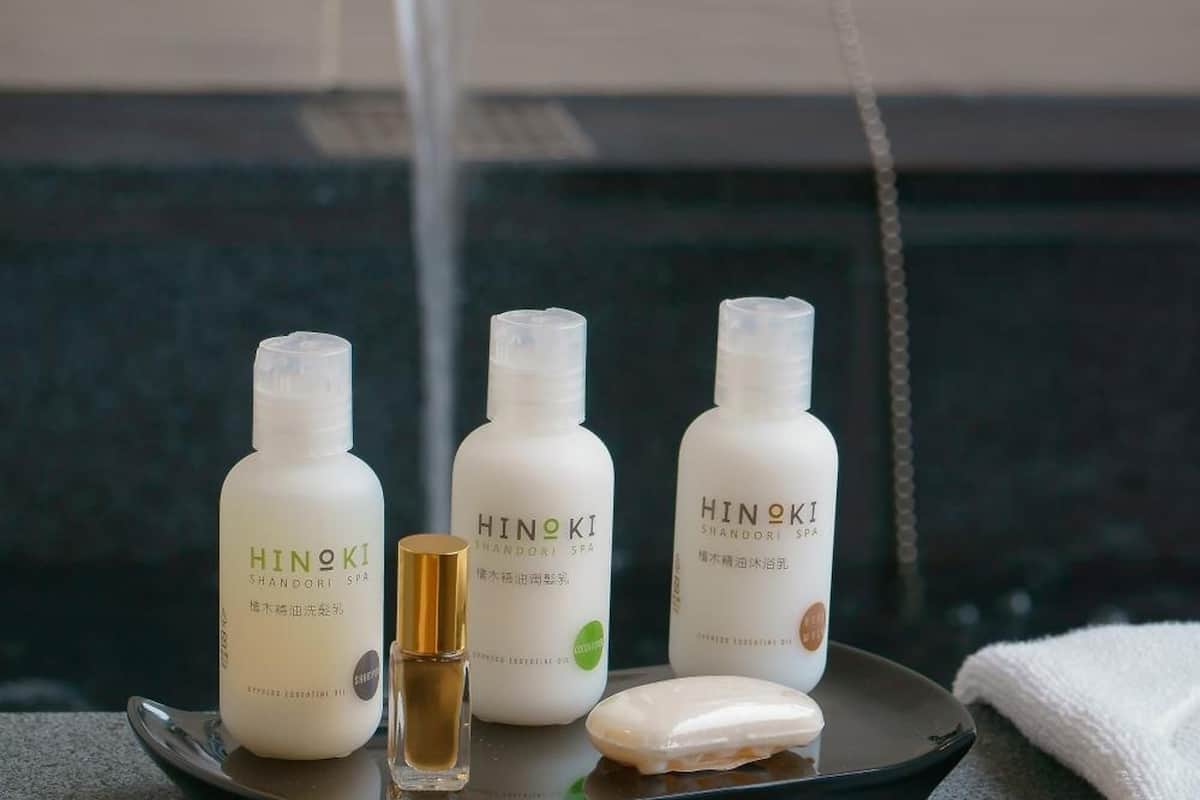 separate bathtub and shower, deep-soaking bathtub, free toiletries