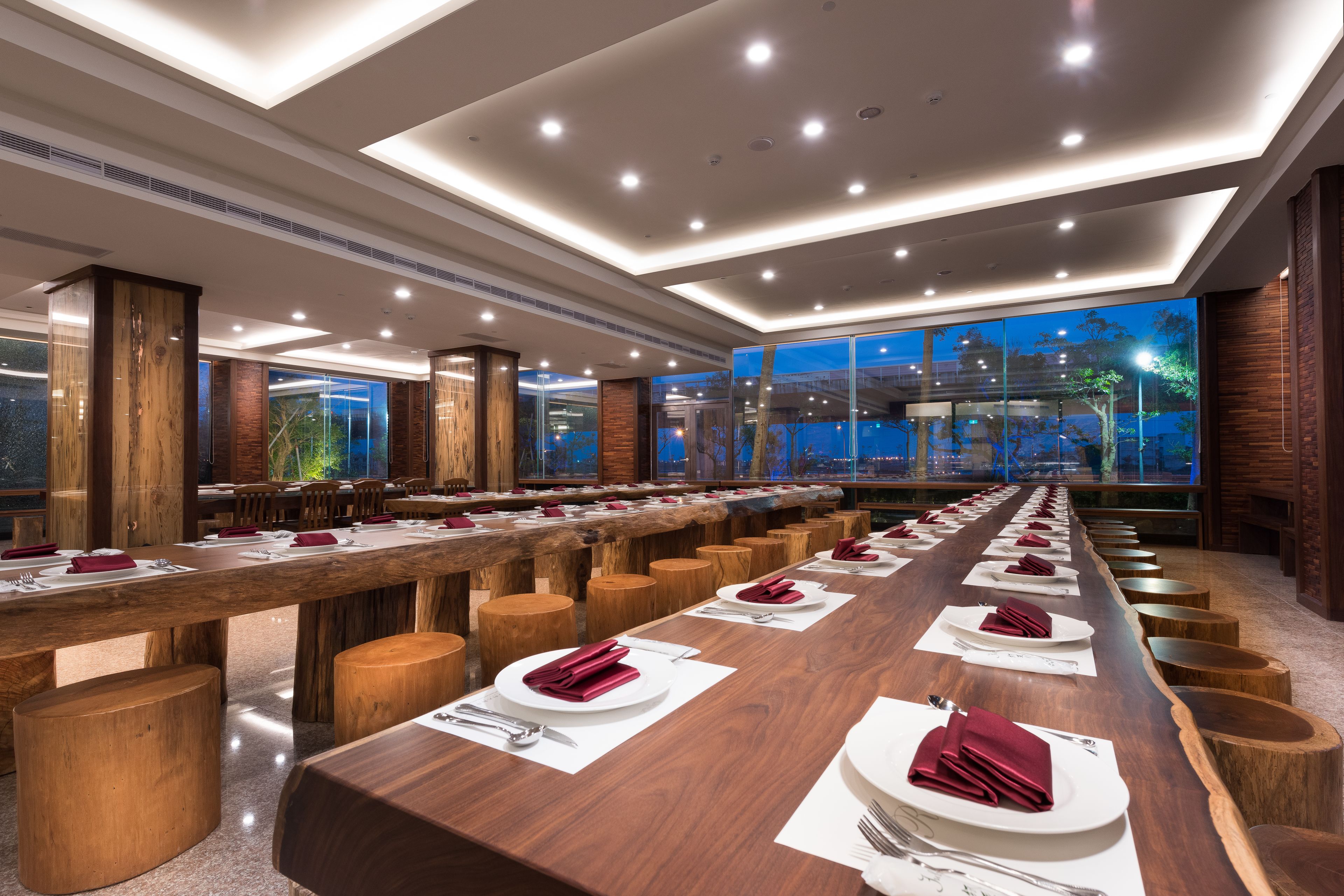 free daily self-service breakfast