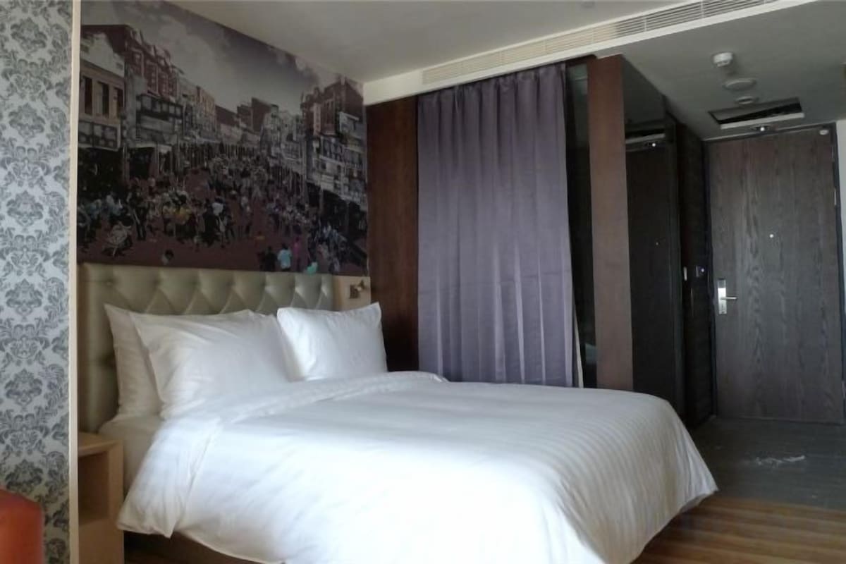 In-room safe, desk, blackout curtains, soundproofing