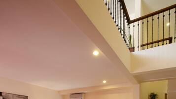 Family Loft | Minibar, in-room safe, desk, free WiFi