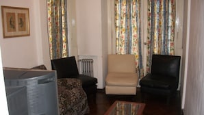 Unclassified image, 3 of 42, button - King s Hotel (Buenos Aires)