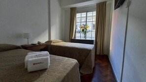In-room safe, free wired internet - King's Hotel (Buenos Aires)