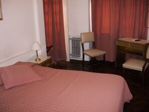 Singola Standard | Una cassaforte in camera, connessione Internet via cavo gratuita